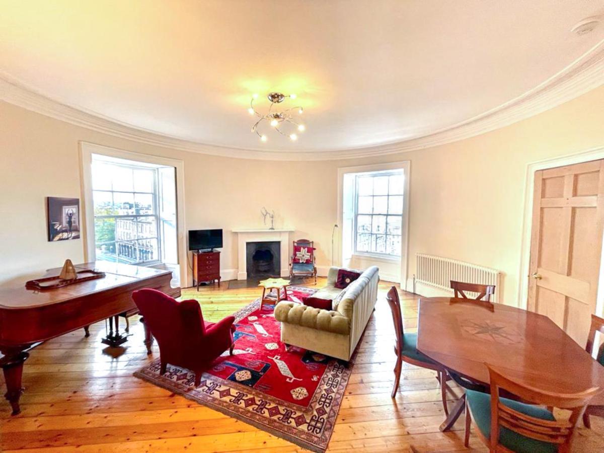 Incredible St Andrew'S Sq - 2 Bed In The Sky Appartement Edinburgh Buitenkant foto